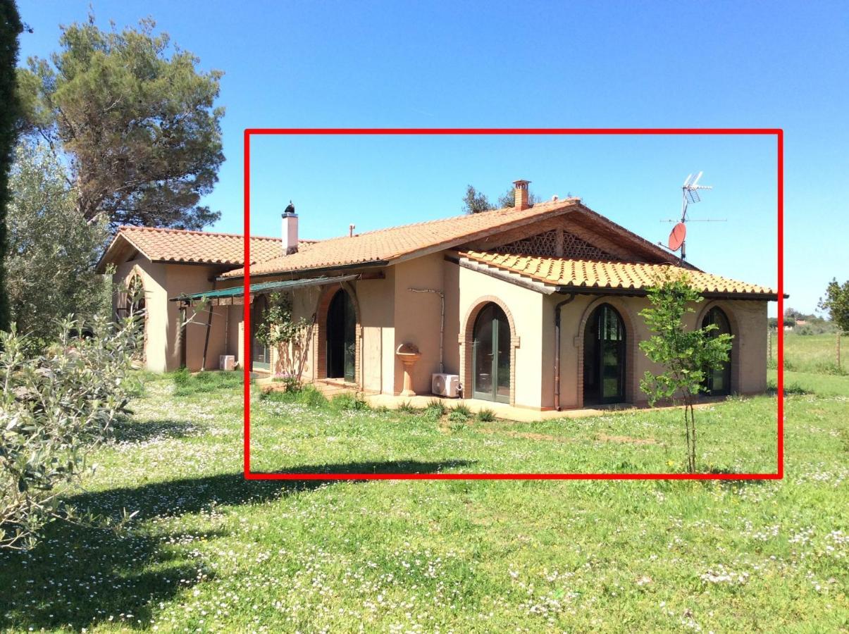Appartamento Relais Casale Il Poggetto - Olivo 1 By Zoom In Earth Cecina  Esterno foto