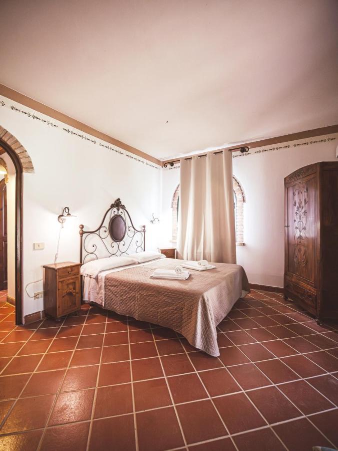 Appartamento Relais Casale Il Poggetto - Olivo 1 By Zoom In Earth Cecina  Esterno foto