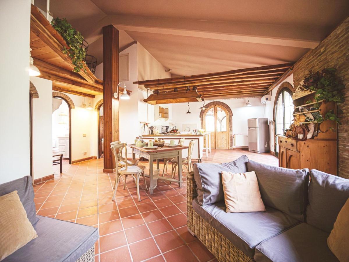 Appartamento Relais Casale Il Poggetto - Olivo 1 By Zoom In Earth Cecina  Esterno foto
